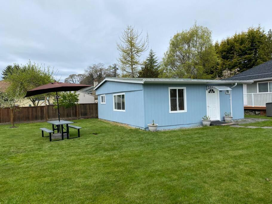 Adorable 2-Bedroom Guesthouse With Free Parking Victoria Exterior photo